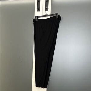 H&M women’s pull on elastic waist dress pants. Dress up or down . Soft fabric.